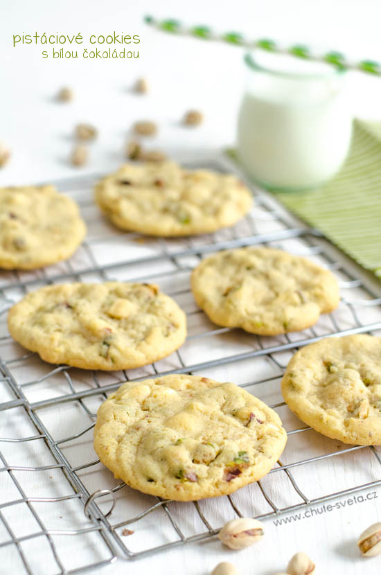 cookies s pistáciemi a bílou čokoládou