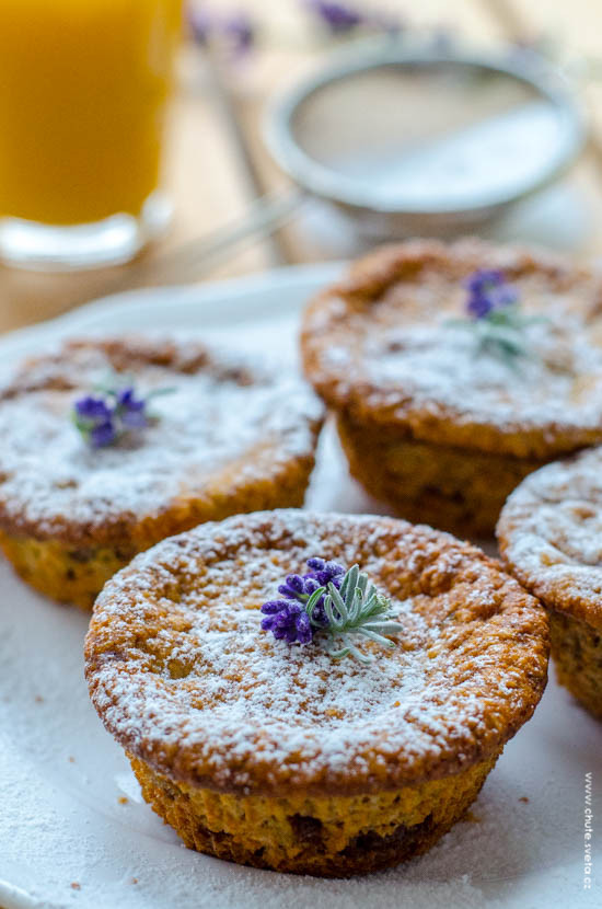 ovesné muffiny s banánem a čokoládou